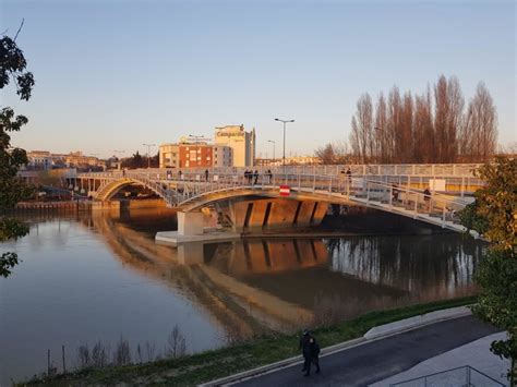 En Images La Passerelle Entre Nogent Sur Marne Et Champigny Sur Marne