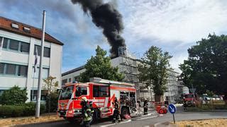 Große Rauchsäule über Wiesbaden nach Brand in Neubau hessenschau de