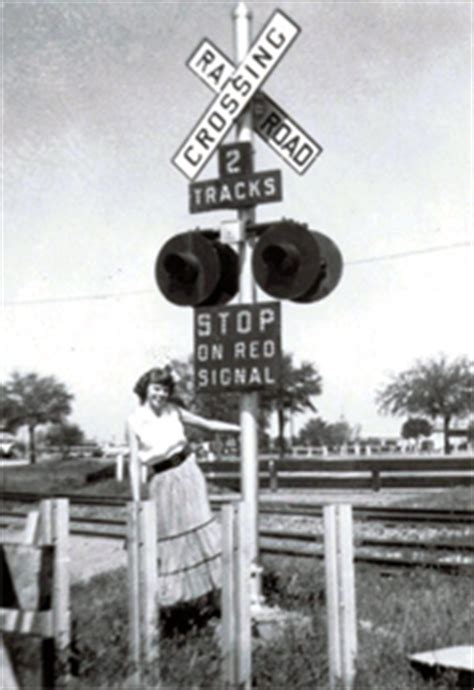 History of the Railroad Crossbuck Sign