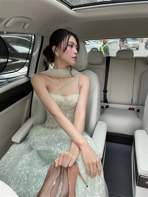 Sao Việt Diệp Lâm Anh diện bikini gợi cảm Bình Minh khoe ảnh năm tuổi Sao việt