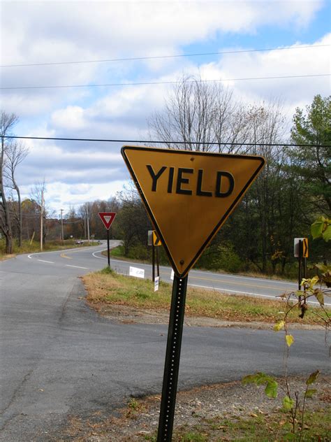 Yield sign yellow 154330-Yield sign yellow