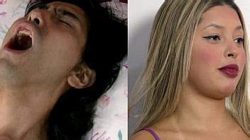 Mi hermanastra me vio masturbándome quería saber por qué AmoPornoBR XVIDEOS