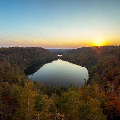 Hike to the Bear Lake Overlook, Superior Hiking Trail to Bear Lake