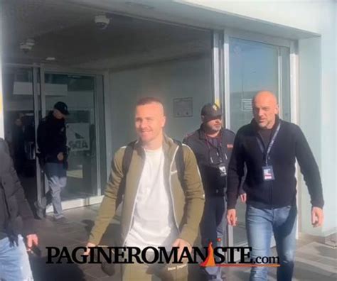 Roma Angeli O Atterrato A Fiumicino Ora Le Visite Mediche E A