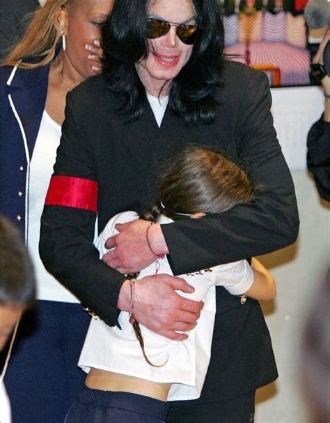 Paris Hugging Her Daddy Michael Jackson Paris Jackson Photo 30852841 Fanpop