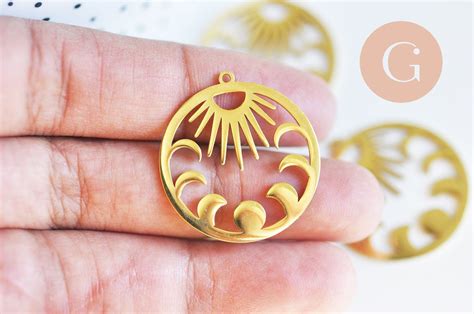 Pendentif Rond Lune Et Soleil Acier Dor Mm Breloque Dor Acier In