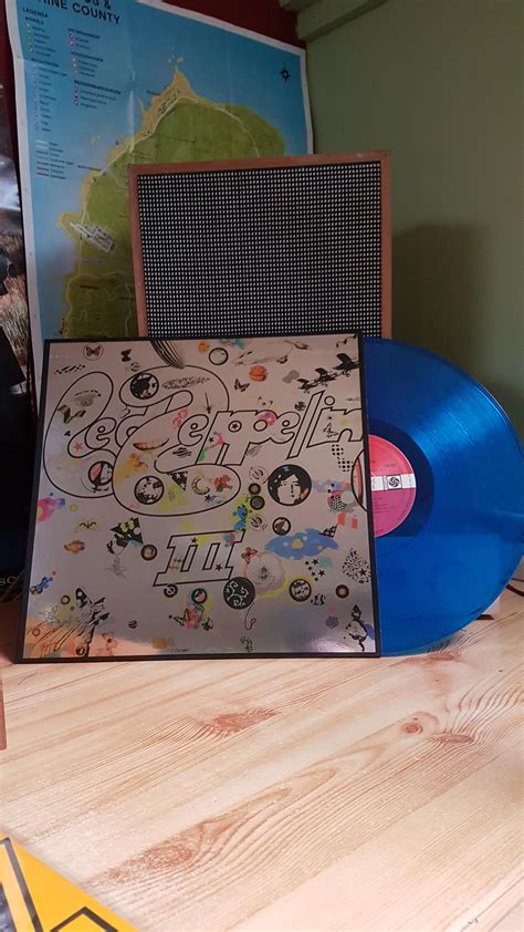 Led Zeppelin III Holographic cover/blue vinyl : r/vinyl