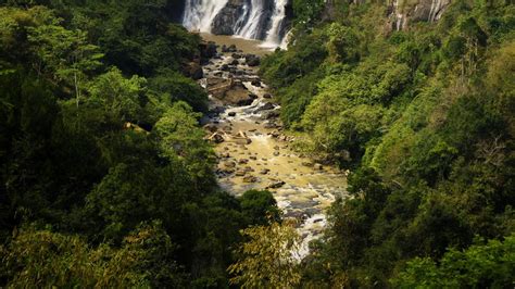 3 Aktivitas Seru Di Curug Cimahi Ada Lampu Warna Warni Pada Malam Hari