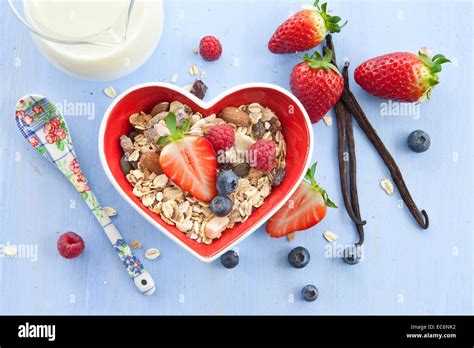 Muesli with fresh fruits Stock Photo - Alamy