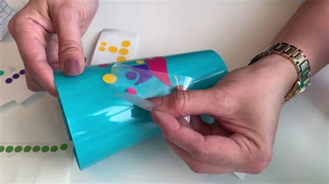 Tutorial Vasos Personalizados con diseño multicolor en vinilo Paso a