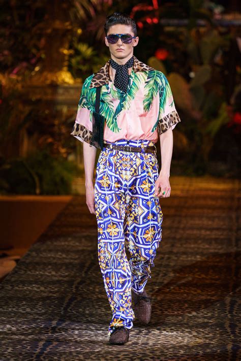 Dolce And Gabbana Spring 2020 Menswear Collection Vogue Menswear Runway Summer Fashion