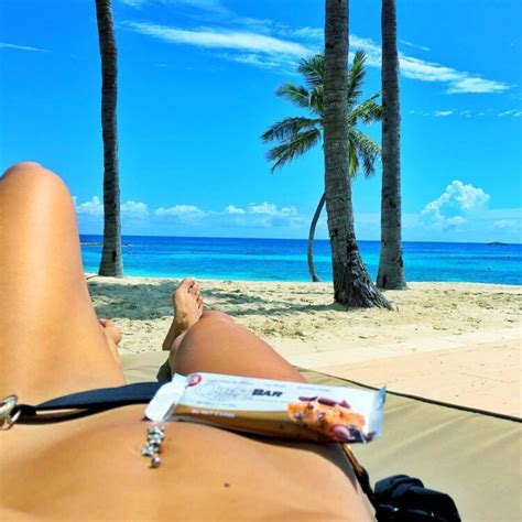 5 Hot Sexy Lisa Bilyeu Bikini Pics