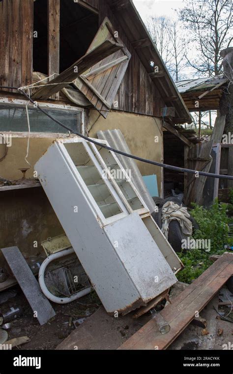 housing poor slums, emergency wooden houses Stock Photo - Alamy