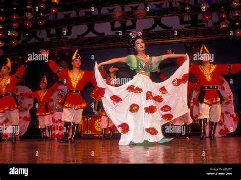 Bailarines chinos la danza el teatro de la dinastía Tang de la