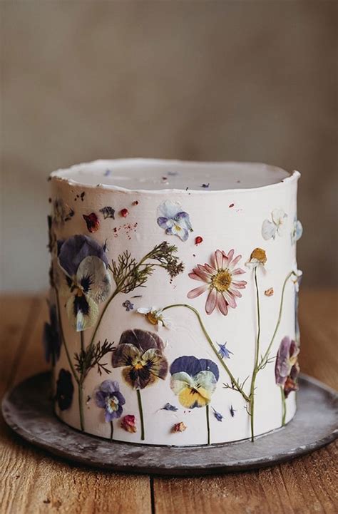 33 Edible Flower Cakes Thatre Simple But Outstanding Blush Pink Buttercream