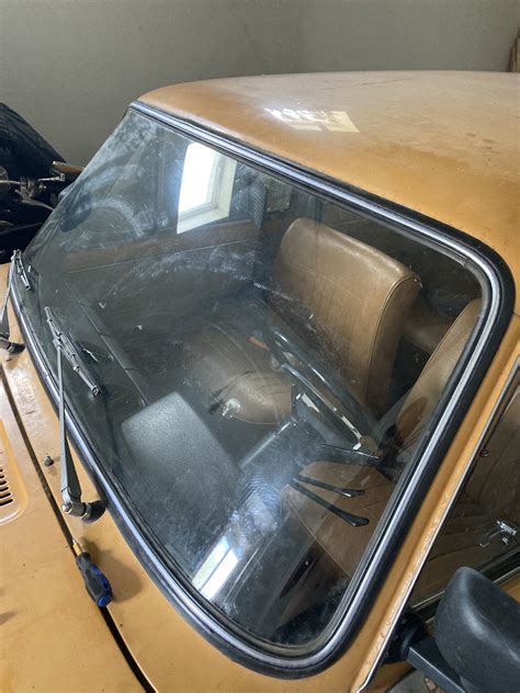 Заменил клин лобового стекла — Lada 2101, 1,2 л, 1978 года | своими ...