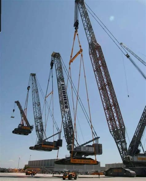 Crane lifting a crane lifting a crane lifting a crane! : EngineeringPorn