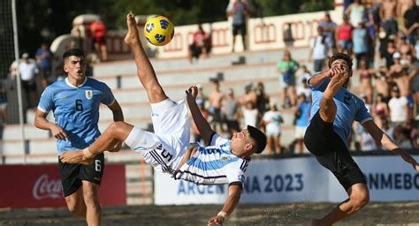 La Selección Argentina venció 5 4 a Uruguay por la primera fecha de la