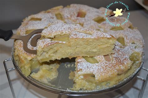 Gateau Moelleux A La Rhubarbe Par Faim De Vanille