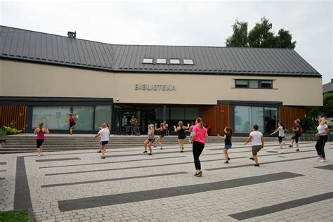 WAKACYJNA ZUMBA Gminne Centrum Kultury I Bibliotek