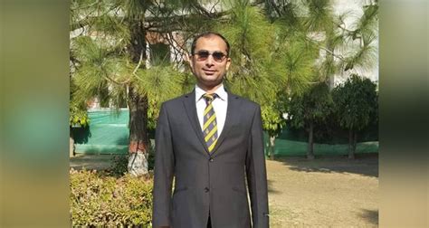 The Amazing Visually Impaired Css Officer Faisal Majeed Who Stood 12th