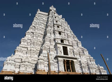 Gopuram srirangam hi-res stock photography and images - Alamy