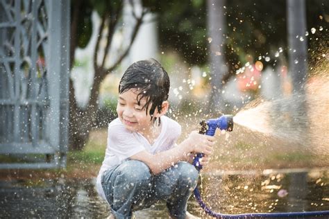 Permainan Outdoor Untuk Anak Yang Tetap Dapat Dilakukan Saat Cuaca