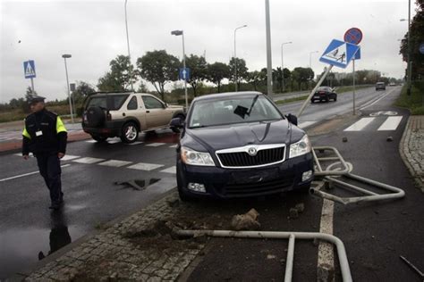 Wypadek Na Ulicy Pi Sudskiego W Legnicy Zdj Cia Legnica Nasze Miasto