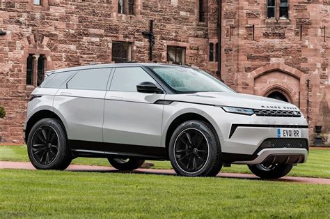 2024 Land Rover Range Rover Evoque Hybrid - Lucie Robenia