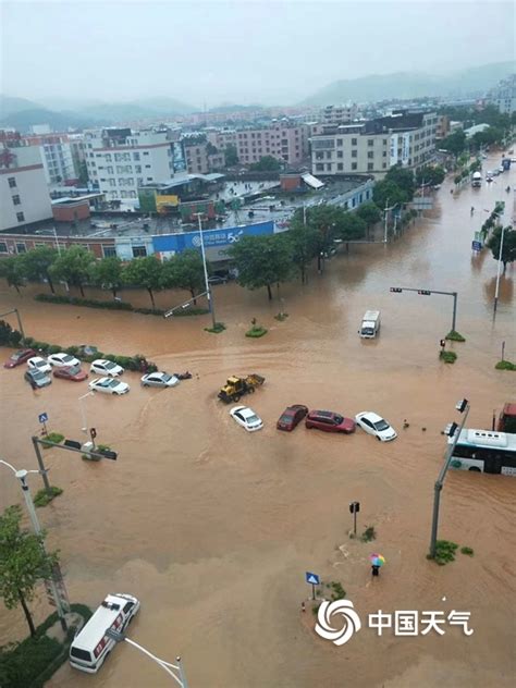 广东阳江今年首发暴雨红色预警 城区内涝严重 图片频道