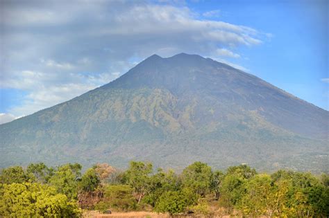 Bali Volcano Alert Raised To Highest Level Causing Thousands More To