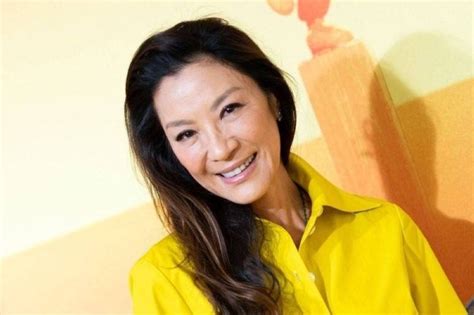 michelle yeoh  receive international star award