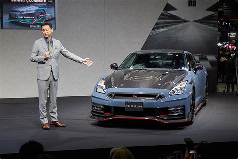 Nissan Gt R Facelift Revealed Alongside T Spec Nismo Fast Car