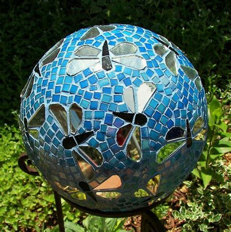 Mosaic Garden Balls Diy