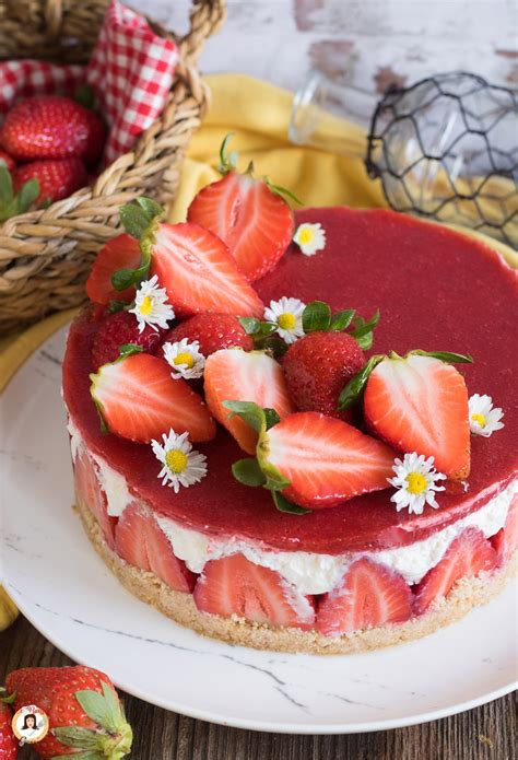 CHEESECAKE ALLE FRAGOLE Senza Cottura Dolce Freddo Facile