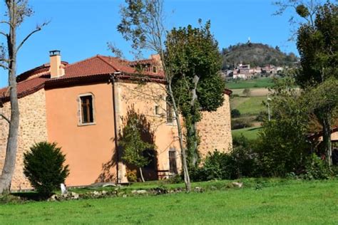 Hotel Ch Teau Des Aiguilles Saint R My De Chargnat Frankreich