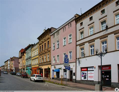 P Nocno Zachodnia Pierzeja Ul Rynek Zi Bice Zdj Cia