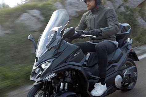 Kymco Cv Su Primer Scooter De Tres Ruedas V Deo