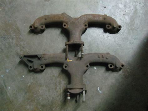 Small Block Chevy Rams Horn Oem Exhaust Manifolds Ebay