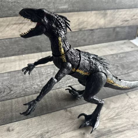 Mattel Jurassic World Indoraptor Super Poseable Action Figure Fallen