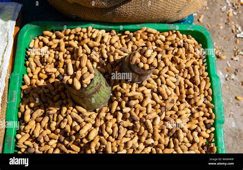 Pile Of Peanuts Roasted Hi Res Stock Photography And Images Alamy