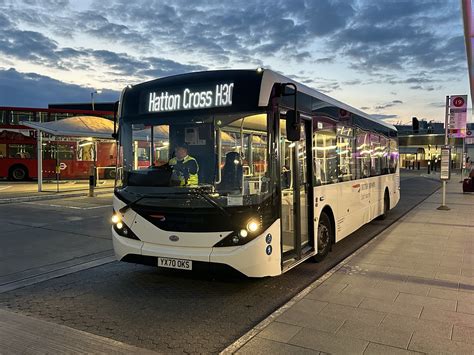 BM Coaches YX70OKS Route H30 Hatton Cross Heathrow C Flickr