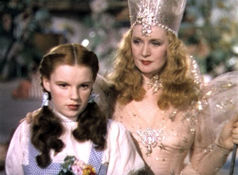 Wizard Of Oz Glinda The Wizard Of Oz Dorothy And Glinda Old Movies