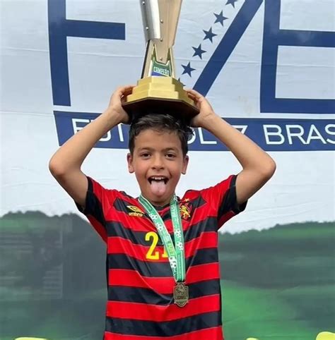 Flamengo Contrata Meia Do Sport