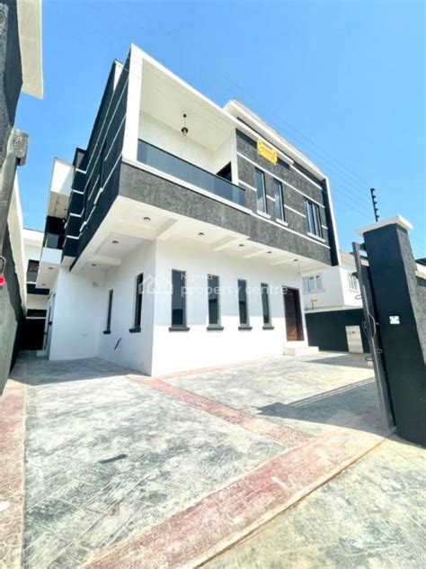 For Sale Fantastically Built Bedroom Fully Detached Duplex Chevron