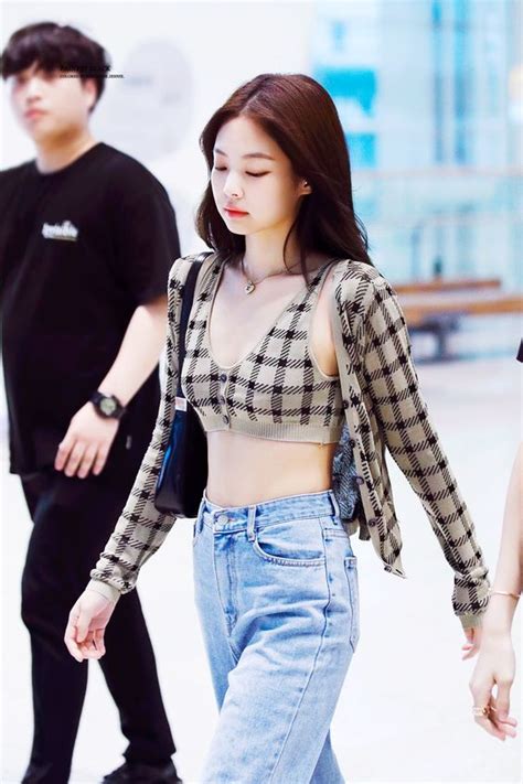 10+ Times BLACKPINK's Jennie Proved She's The Queen Of Proportions In A ...