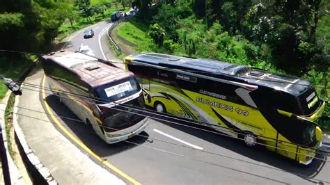 Ketar Ketir Bus Bumexs Di Pepet Habis Primajasa Di Tikungan Jalur