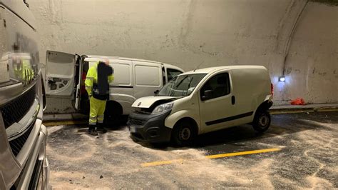 Incidente SullA10 Tra I Caselli Di Sanremo E Bordighera Tre Veicoli