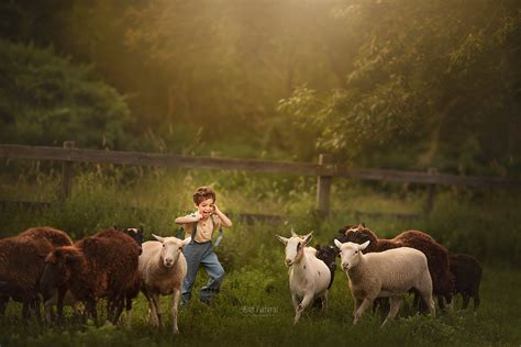 Family photoshoot at an animal farm - But Natural Photography