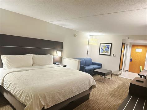 Holiday Inn Express And Suites Prospect Heights An Ihg Hotel 106